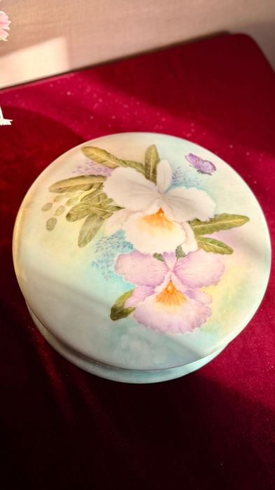 Коллекционная антикварная большая фарфоровая шкатулка Limoges Франция