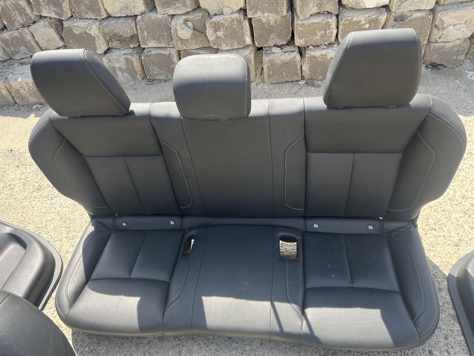 Scaune / Interior piele Nissan Navara 2021