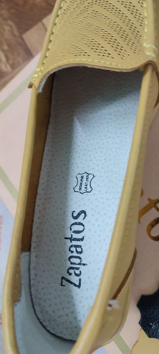 Затворени обувки Zapatos