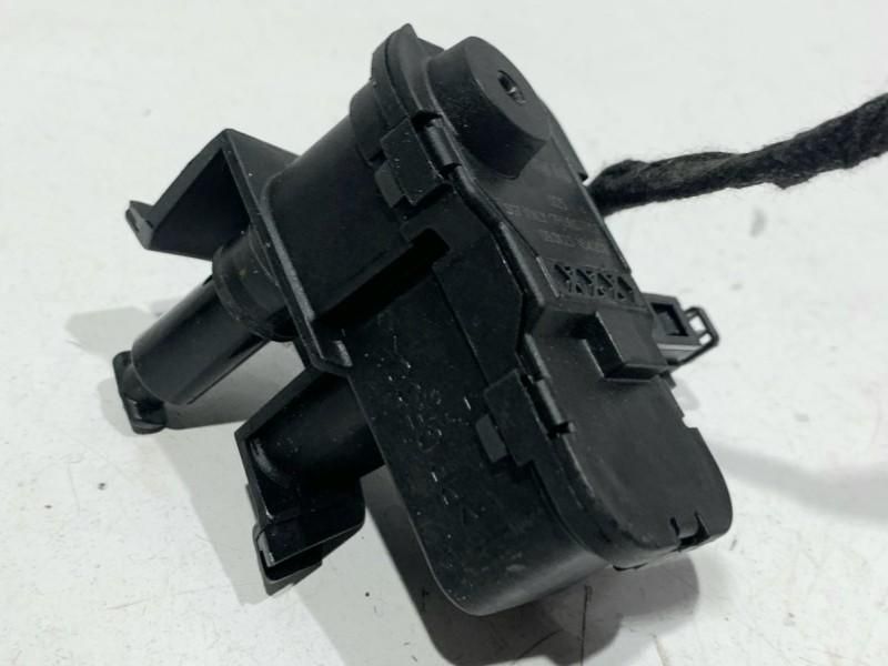 Motoras / actuator deschidere rezervor Volkswagen Polo VI facelift AW