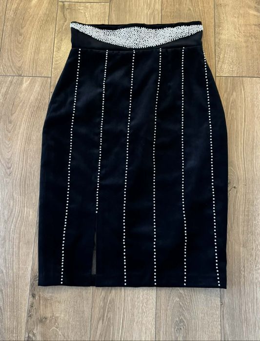 Fuste catifea cu margele