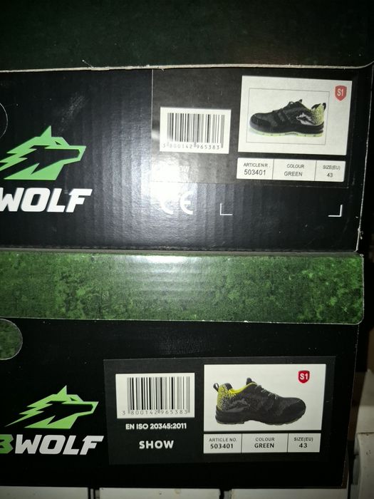 Продавам работни обувки със бомбе