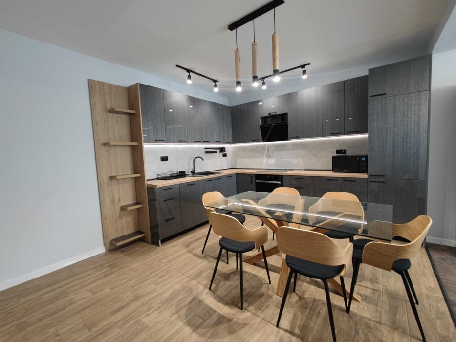 Дава се под наем Тристаен апартамент в София, Център - 1000 кв.м за 1275 € - Снимка #3