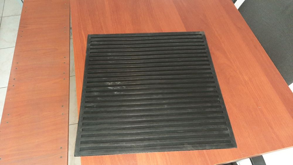 Коврик диэлектрический(50×50) или (75×75)