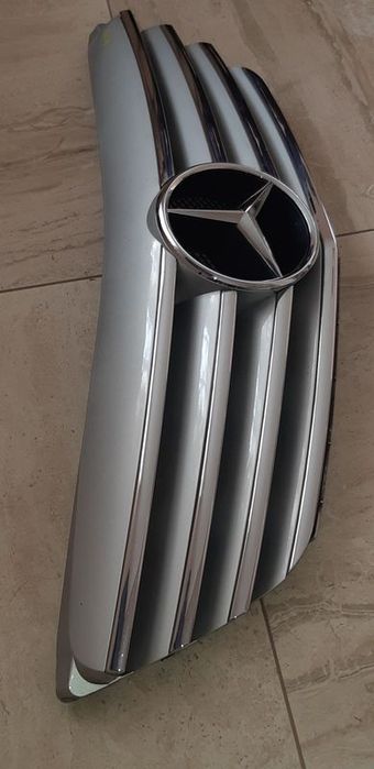 W245 решетка с емблема Мерцедес Б класа 2005-2008