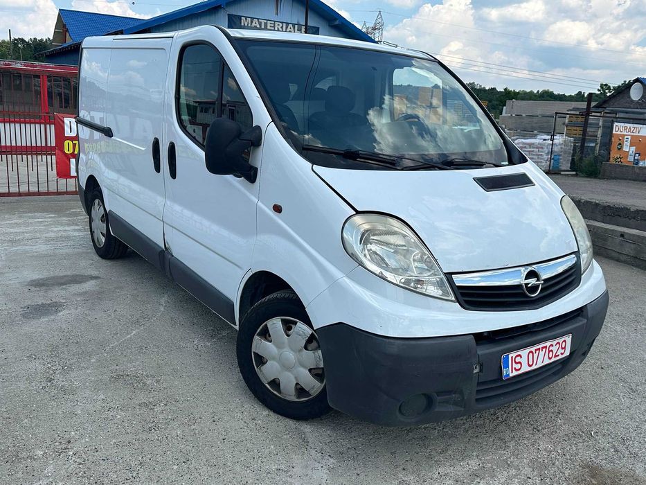 Opel Vivaro 2,0 cdti 2009 cu aer conditionat accept variante !