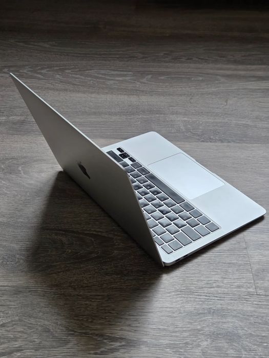 MacBook m1 2020 (макбук м1 АКБ 100%)
