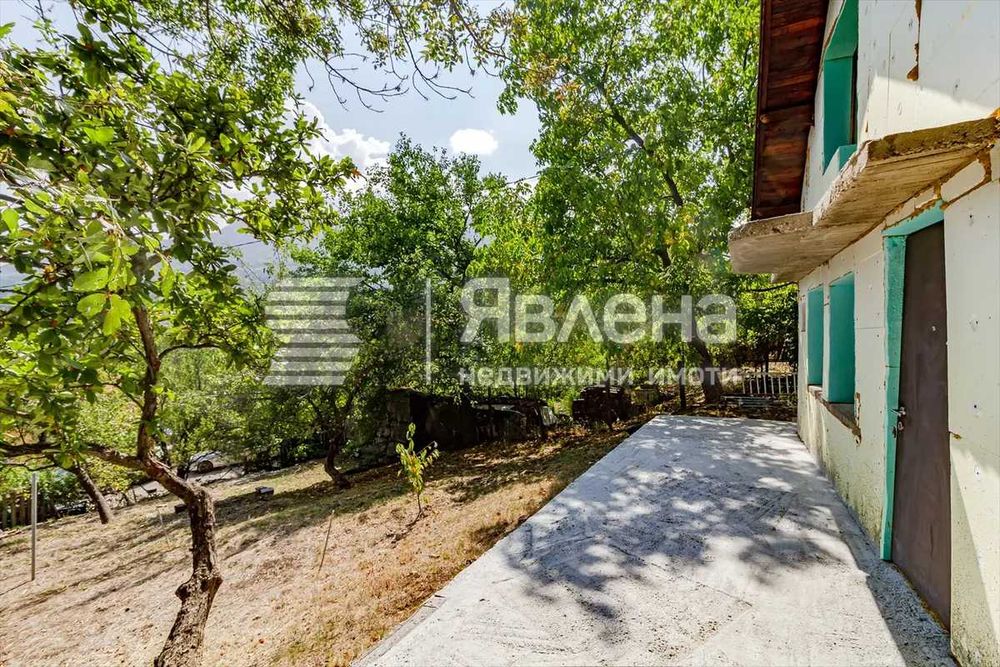 Продава се Парцел в София, Център - 700 кв.м за 190 €/кв.м - Снимка #4