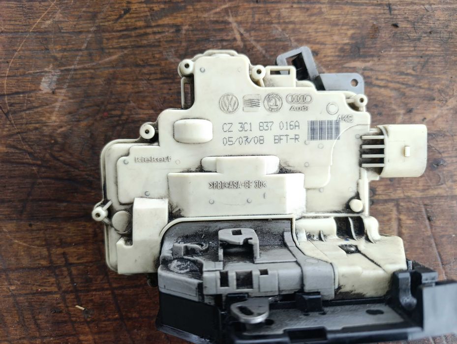 Брава, централно заключване Пасат 6 / VW Passat 6 - 3C1837016A