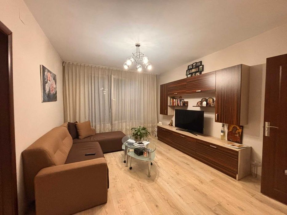 Продава се Тристаен апартамент в София, Център - 83 кв.м за 1446 €/кв.м - Снимка #3