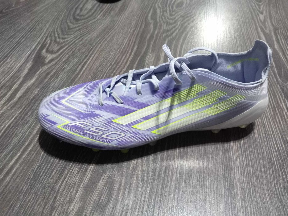 Ghete fotbal F50 sparkfusion elite