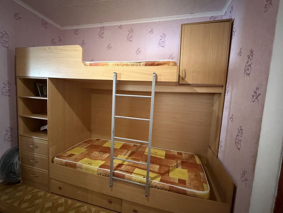 Продам двухъярусную кровать