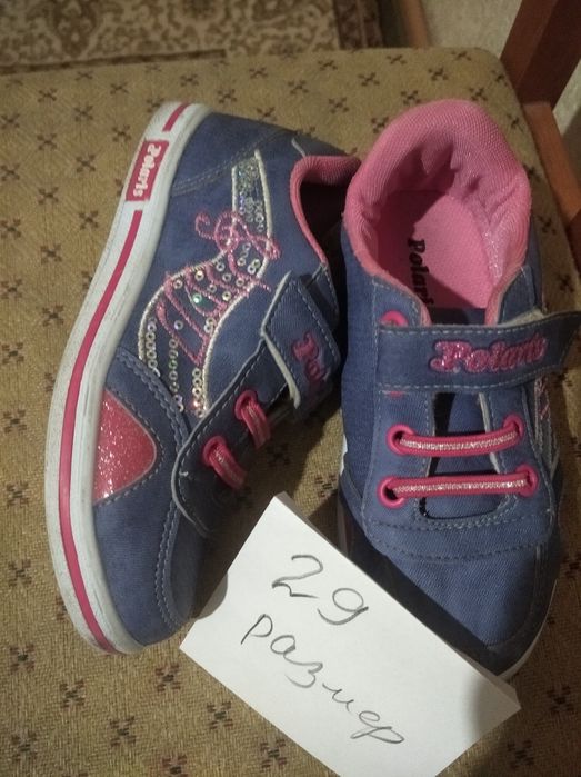 Продам обувь для девочек