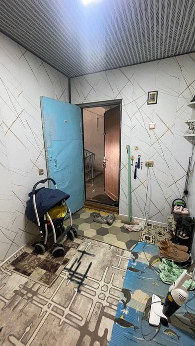 3 xonalik srochna sotiladi