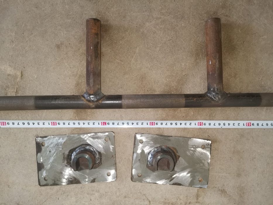 Турник настенный