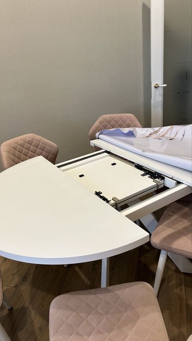 Стол и стулья для кухни