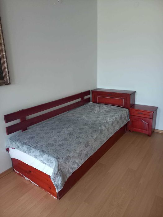 Продавам спален комплект – дърво, много запазен