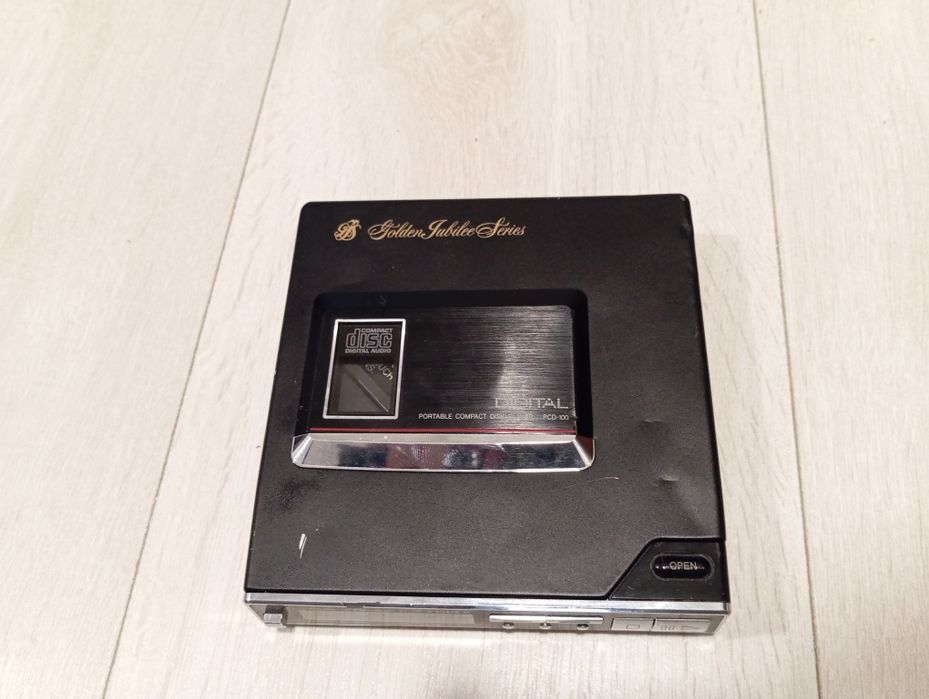 Discman Fisher Golden Jubilee defect.