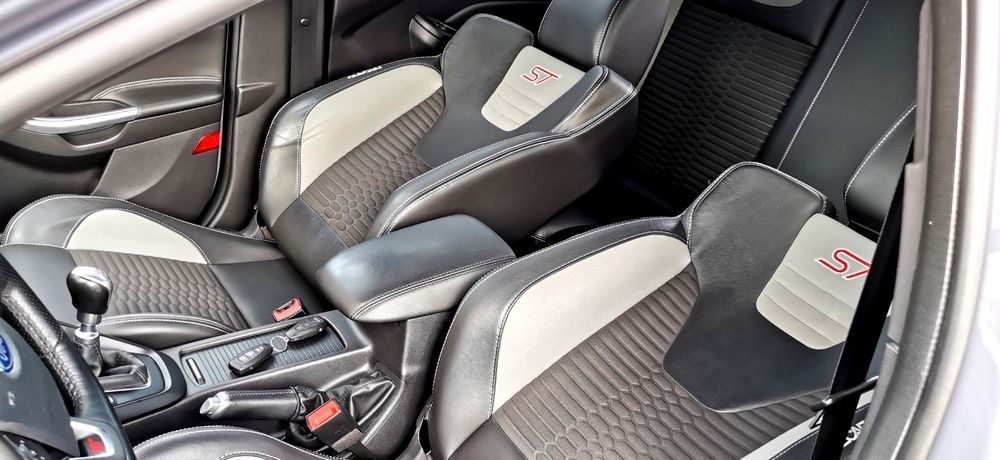 Ford Focus ST - An 2016 - Benzină 2.0--cp 250