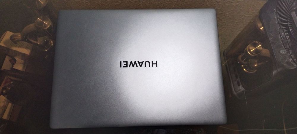 Noutbuk Huawei MDF-XX