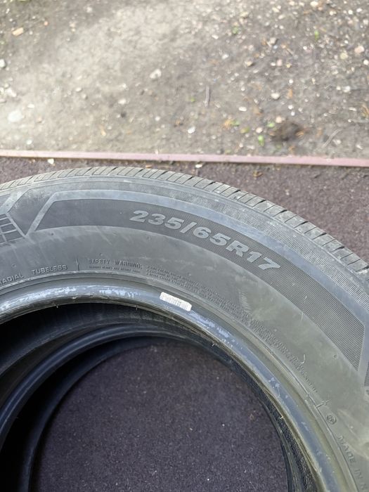 Продам шины 235/65/17