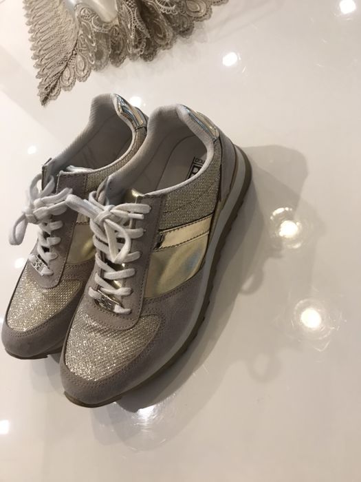 Дамски маратонки