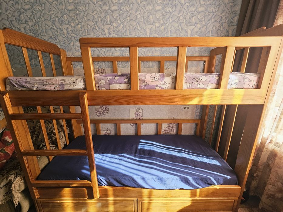 Продам 2-х ярусную кровать