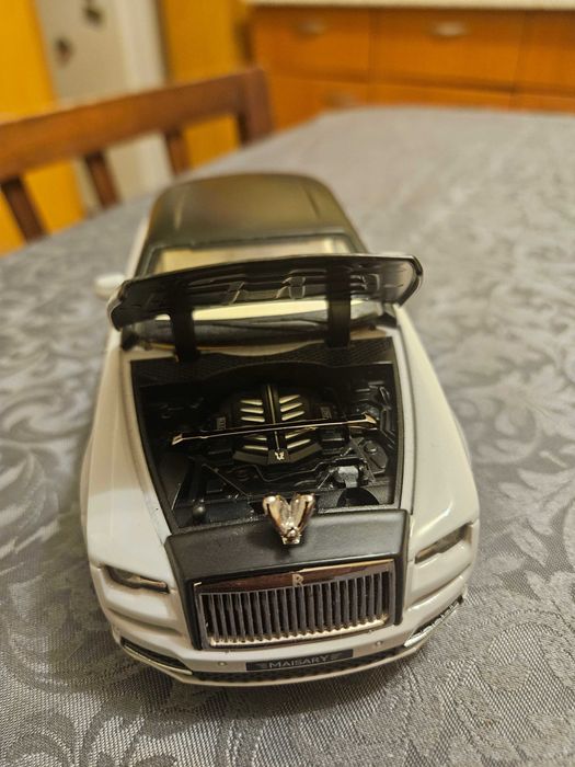 Macheta Rolls Royce Wraith , scara 1 : 24