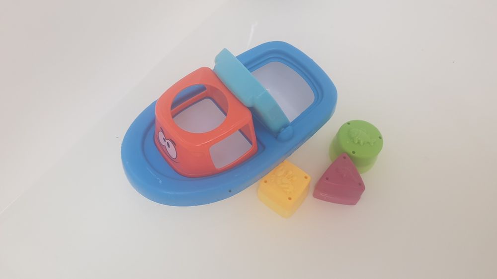 Jucarii baie, forme, plutesc, stropesc