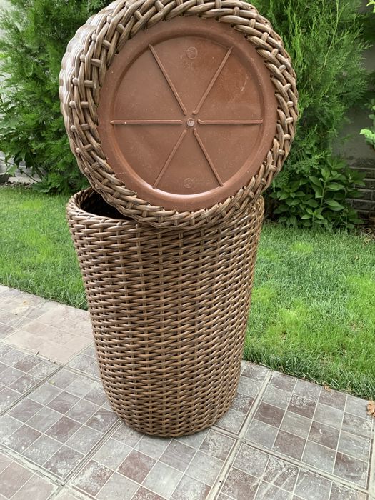Плетеные кашпо из ротанга