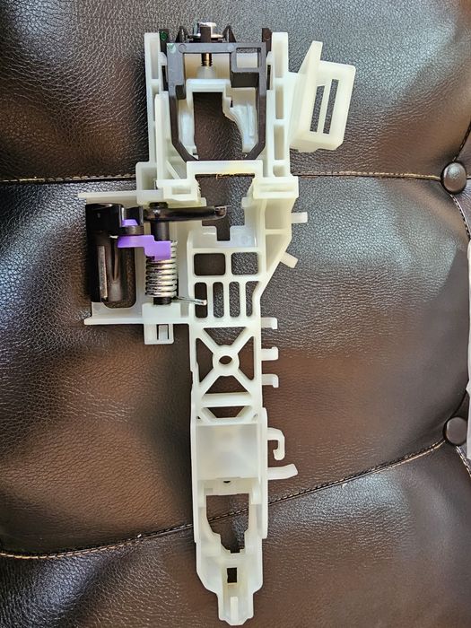 Кронштейн ручки двери элантра