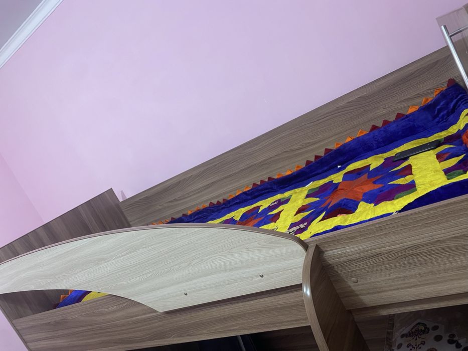 Двухъярусная кровать