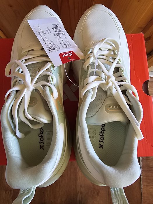 Новые кроссовки Xtep 37р.