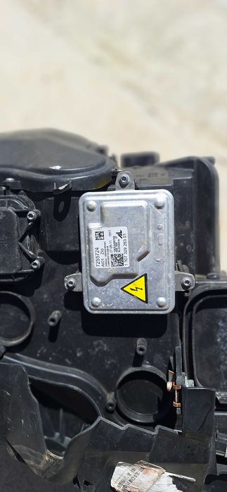 BMW 328I 2011 ляв фар