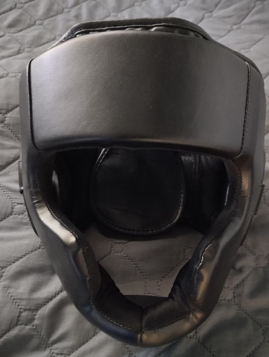 Комплект боксови ръкавици и каска