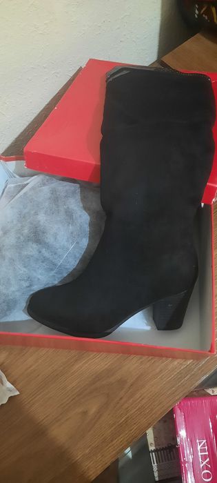 Yengi firmenniy obuvla 100 min som