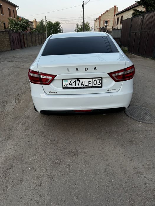Лада Веста 2018 год