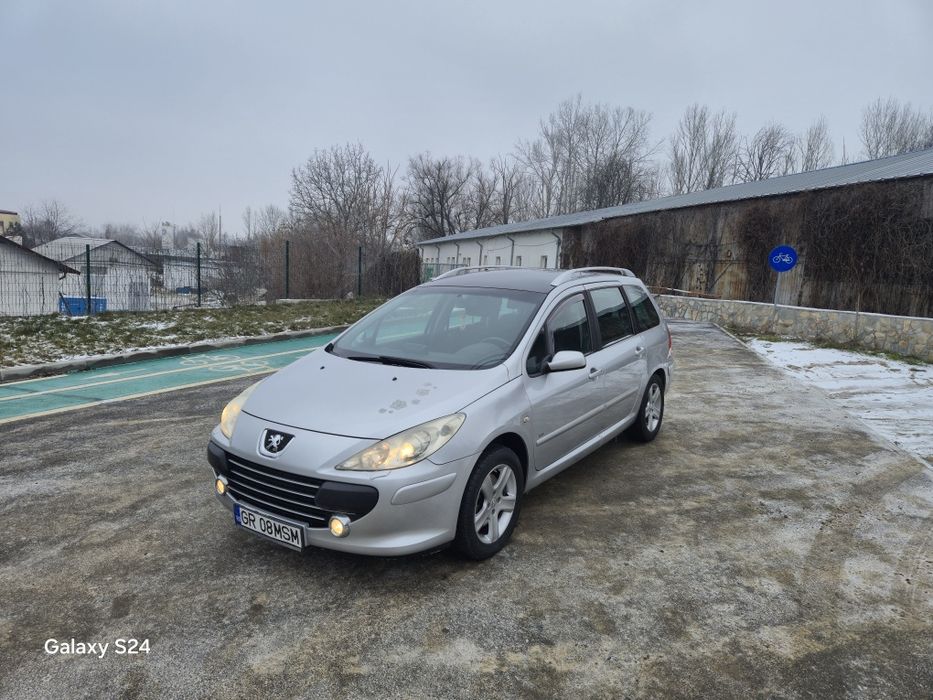 Peugeot 307 motor 2.0 diesel 130 cp    7 LOCURI   panoramic  2300 euro