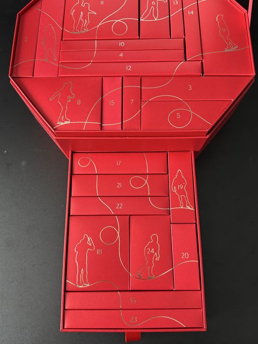 Snow-Kissed Holiday Advent Calendar Kiko Milano