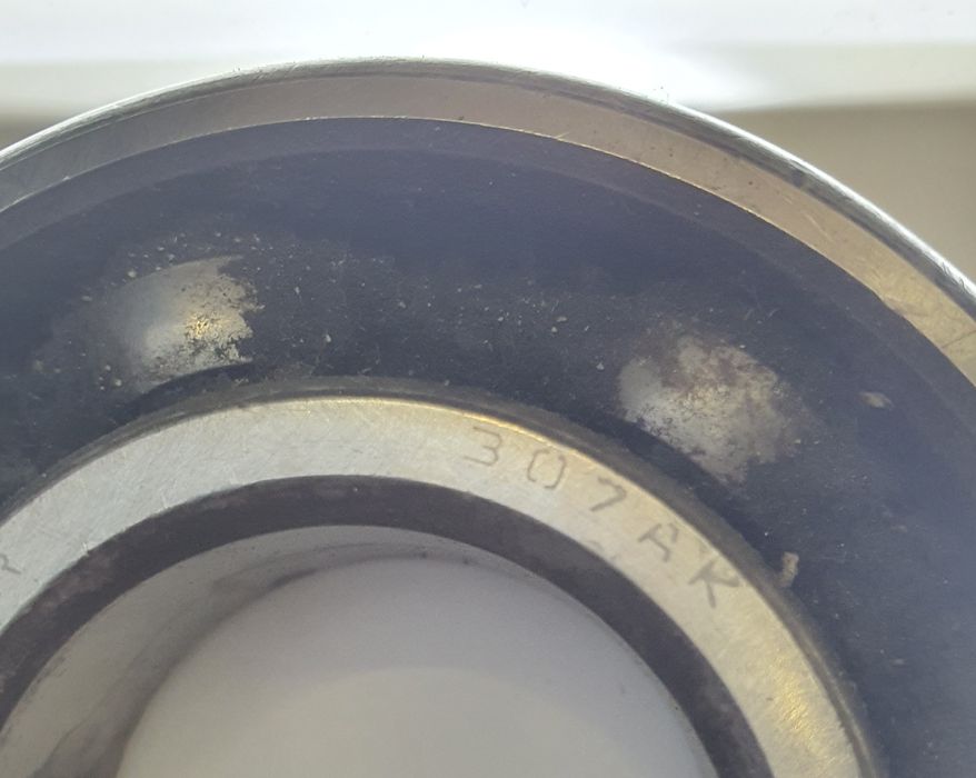 Подшипники 307 .