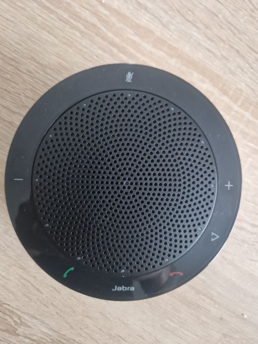 Jabra speaker in stare foarte buna, inclusiv husa este nou doar probat