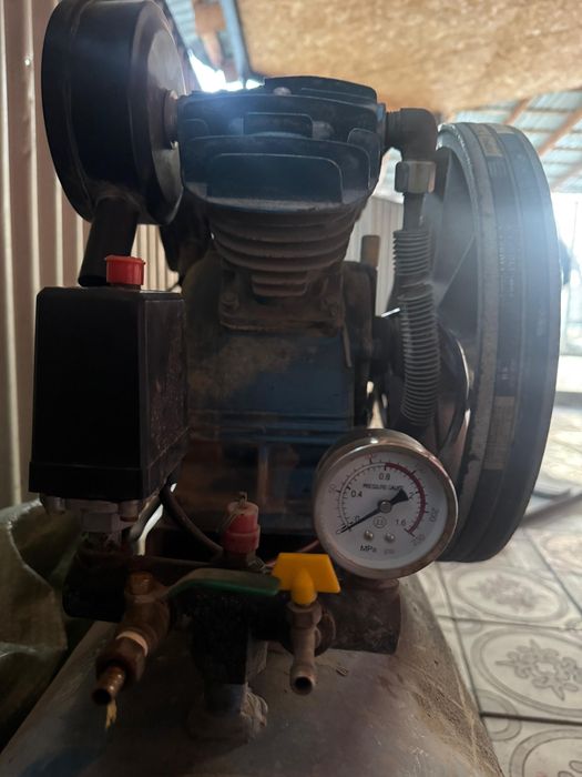 Воздушный компрессор