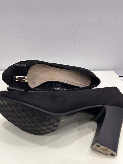 Продам женскую обувь