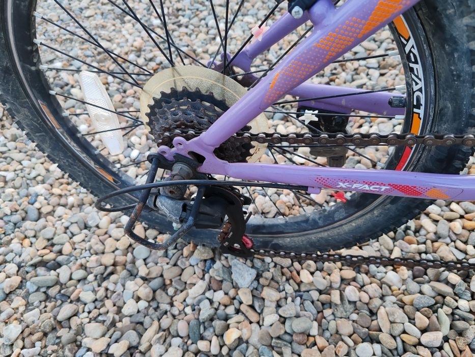 Bicicleta copii cu roti de 20