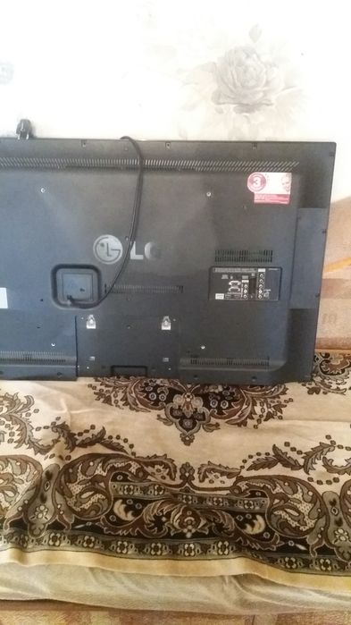 Продам Телевизор LG б/у рабочий  не смарт тв