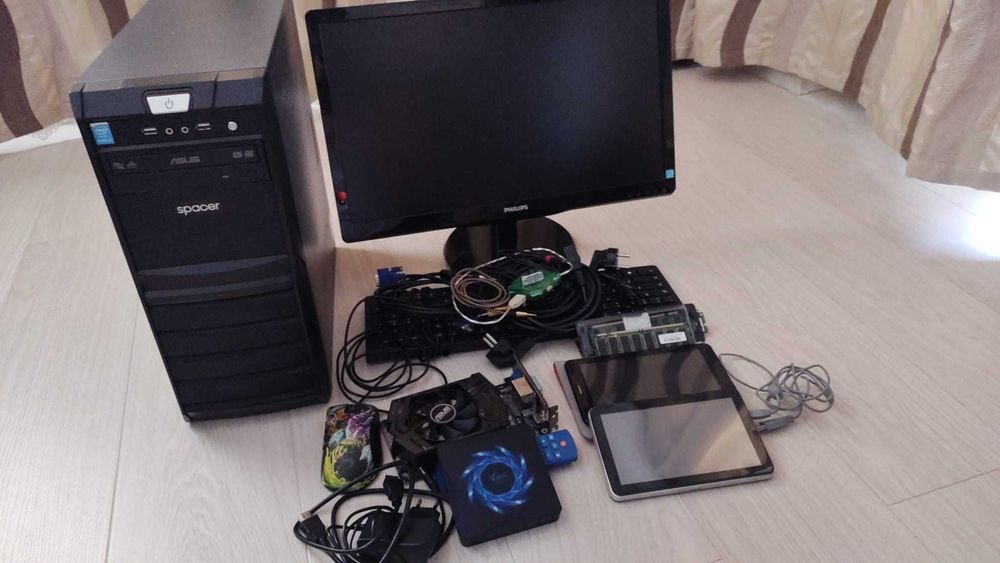 System PC Myria Live V30, RAM 4G, HDD 1T, Monitor Philips Led + alte gadgeturi