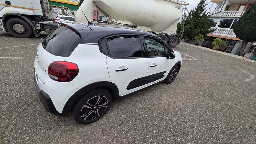 Citroën C3 Shine AUTOMATA 1.2 Benzină 110 CP  | KEYLESS | CAMERĂ | CARPLAY