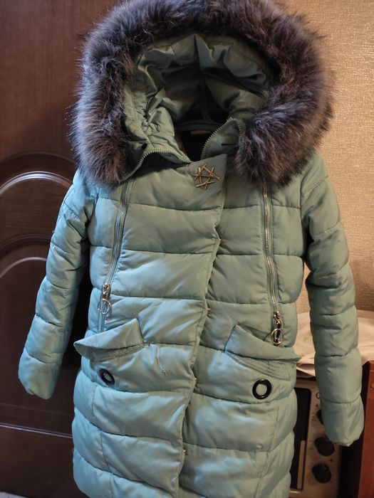 Продам пальто зимнее на девочку