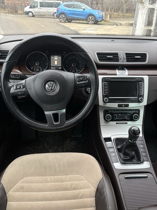 Vw passat 2.0 tdi 140 cp highline alcantara