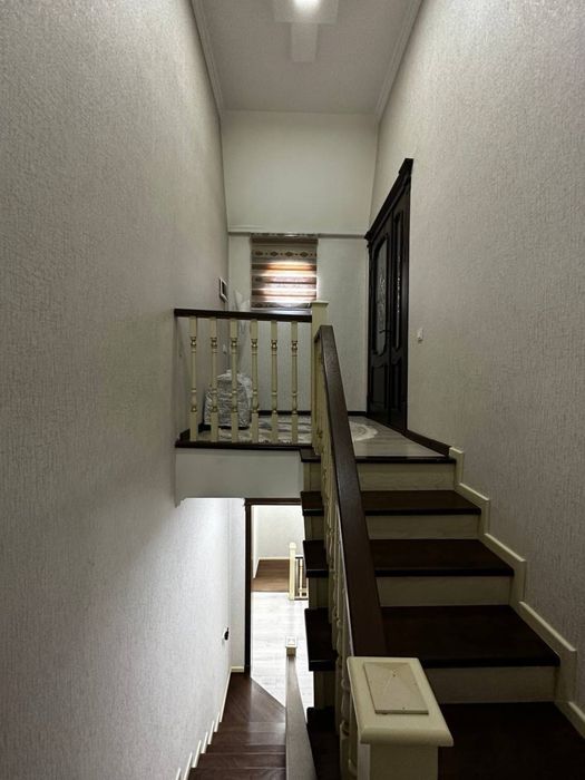 Чорсу евро дом 2.5соток 300кв.м 8комнат хороший ремонт со всеми удобст